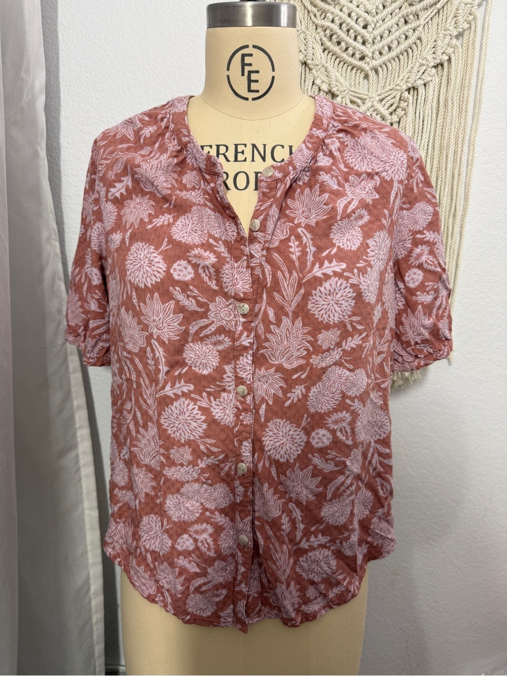 Universal Thread Floral Button Front Blouse Pink Boho Short Sleeve Small